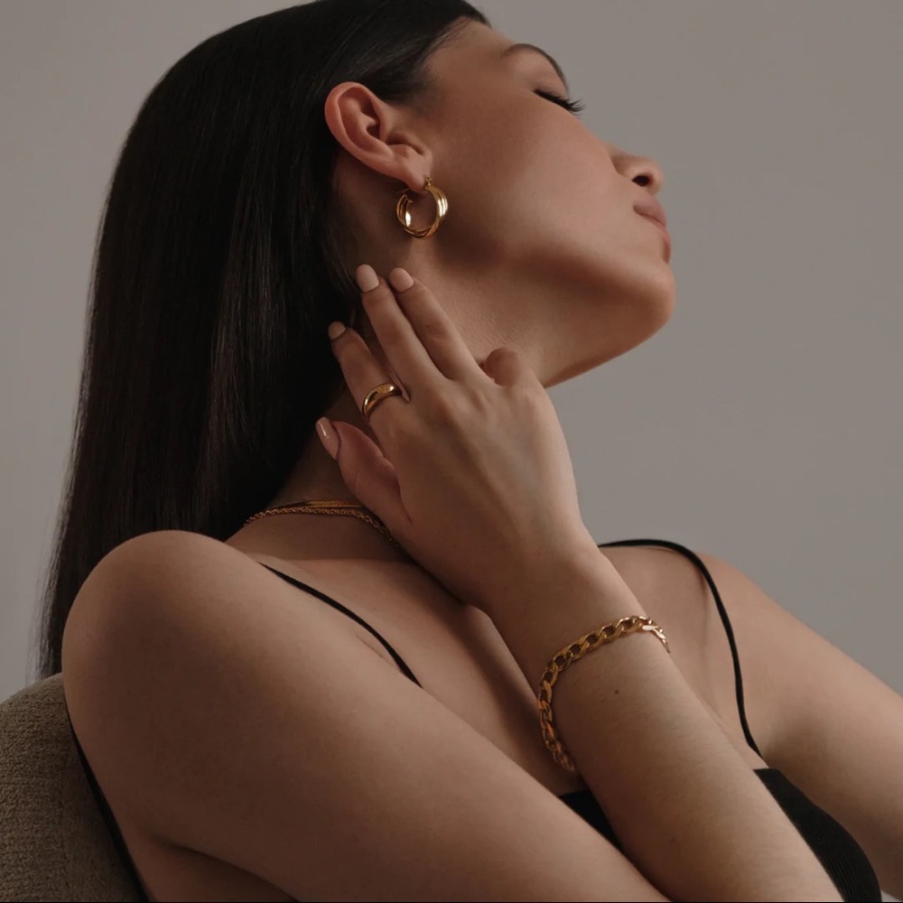 Catbird hammered ring 18K gold NWOT size 8